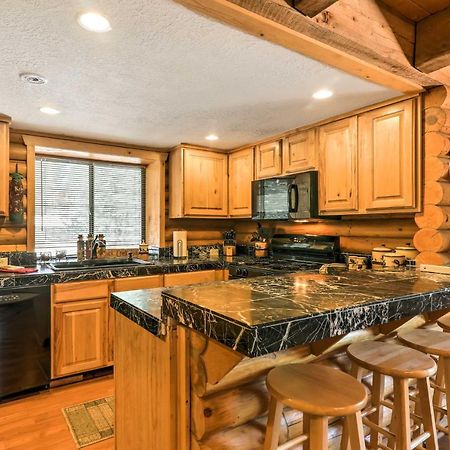 Cozy Utah Cabin With Deck And Fire Pit! Duck Creek Village Exterior foto
