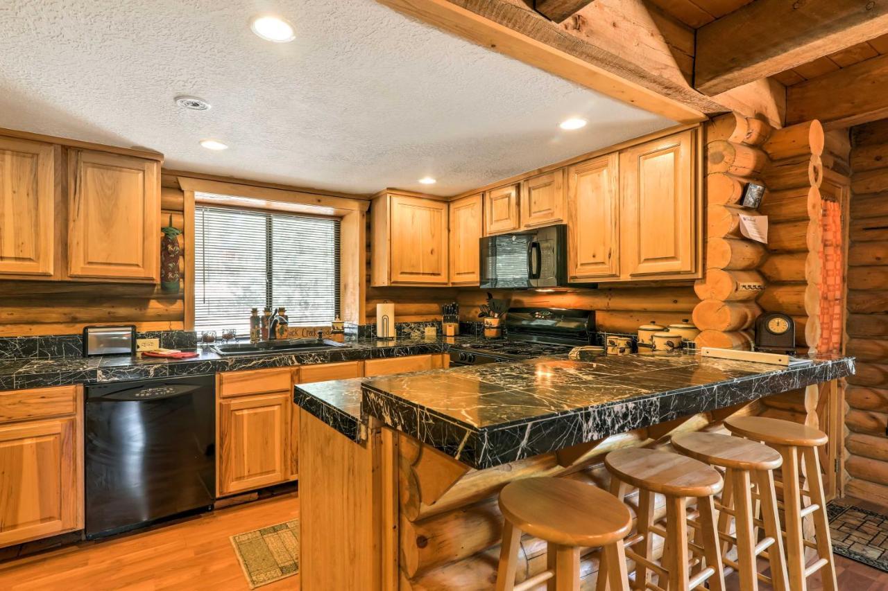 Cozy Utah Cabin With Deck And Fire Pit! Duck Creek Village Exterior foto